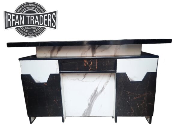 Stylish Laminated Office Table - Elegant Design
