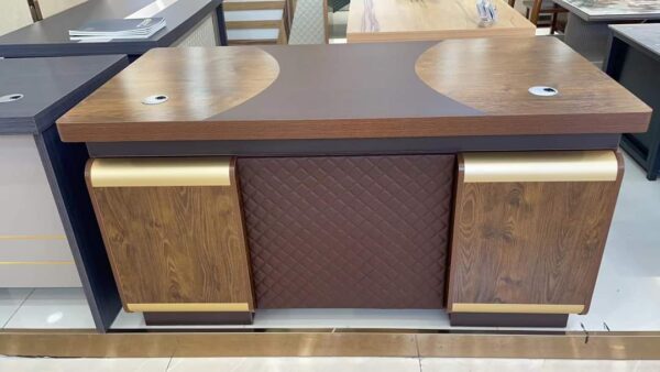 Old-World Charm Executive Desk for Office Use
